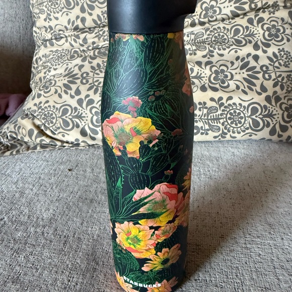 Starbucks Floral Black Water Bottle - Picture 1 of 1